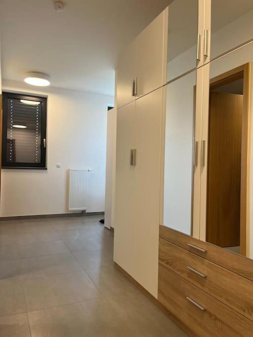 Apartman Holesovice,Balkon,Garaz Praga Exterior foto