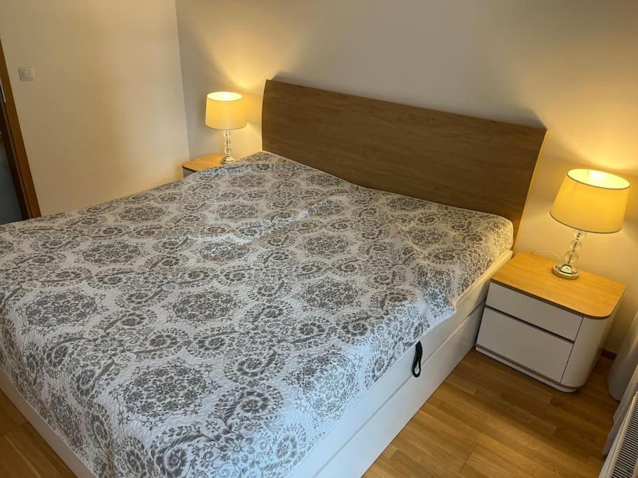 Apartman Holesovice,Balkon,Garaz Praga Exterior foto